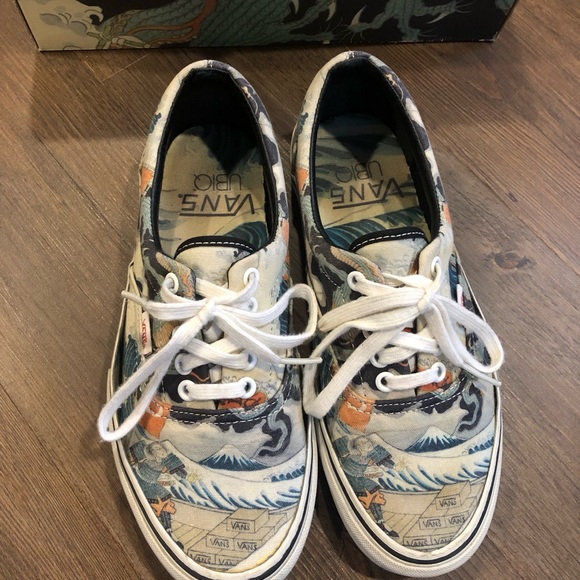 Vans Vault Ubiq x Three Tides Tattoo Era’s. - Picture 3 of 5